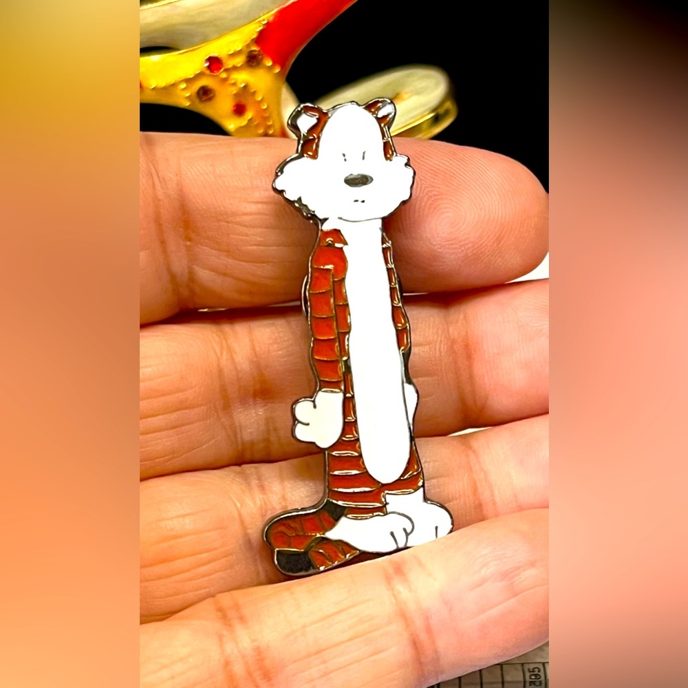 Calvin and Hobbs cartoon/ comic series pin/brooch-lapel